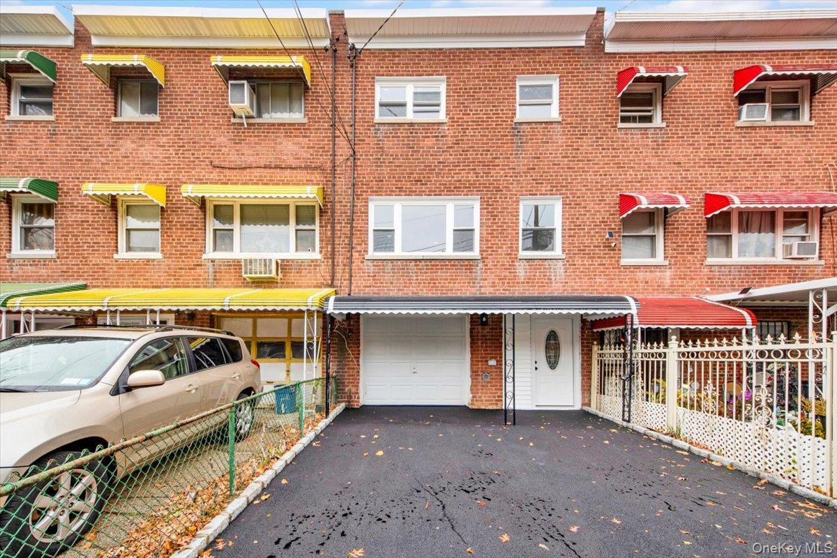 Single Family Stickney  Bronx, NY 10469, MLS-937822-2