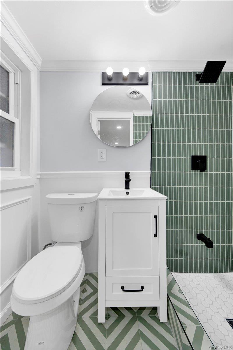 Single Family Stickney  Bronx, NY 10469, MLS-937822-23