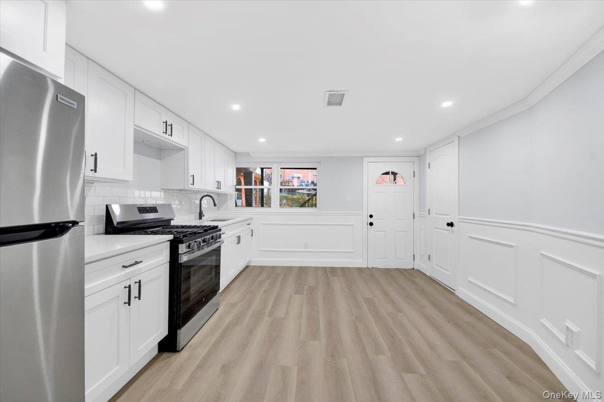 Single Family Stickney  Bronx, NY 10469, MLS-937822-25