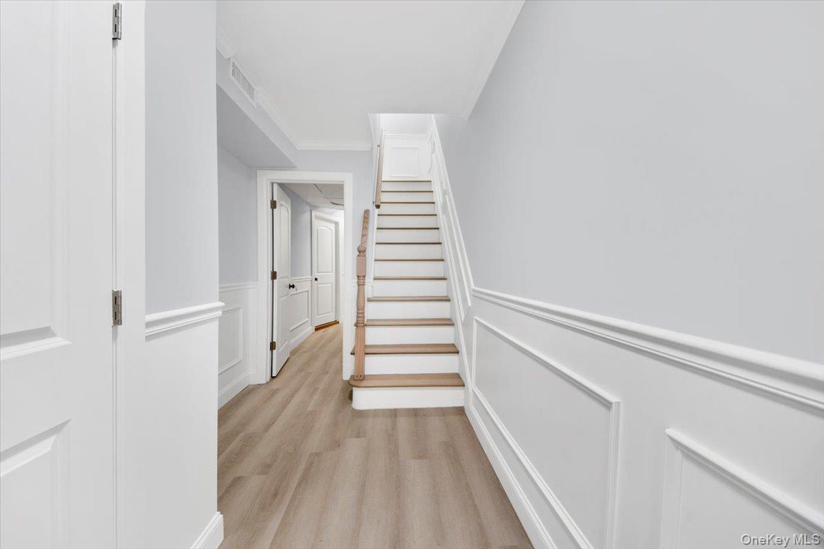 Single Family Stickney  Bronx, NY 10469, MLS-937822-26