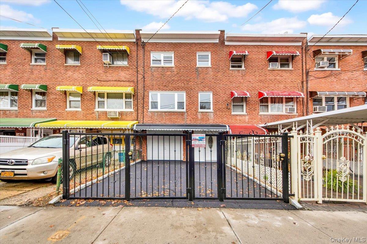 Single Family Stickney  Bronx, NY 10469, MLS-937822-3