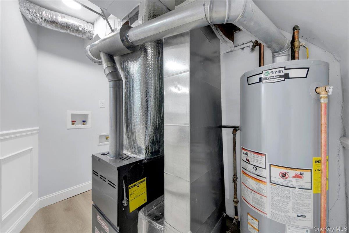 Single Family Stickney  Bronx, NY 10469, MLS-937822-33