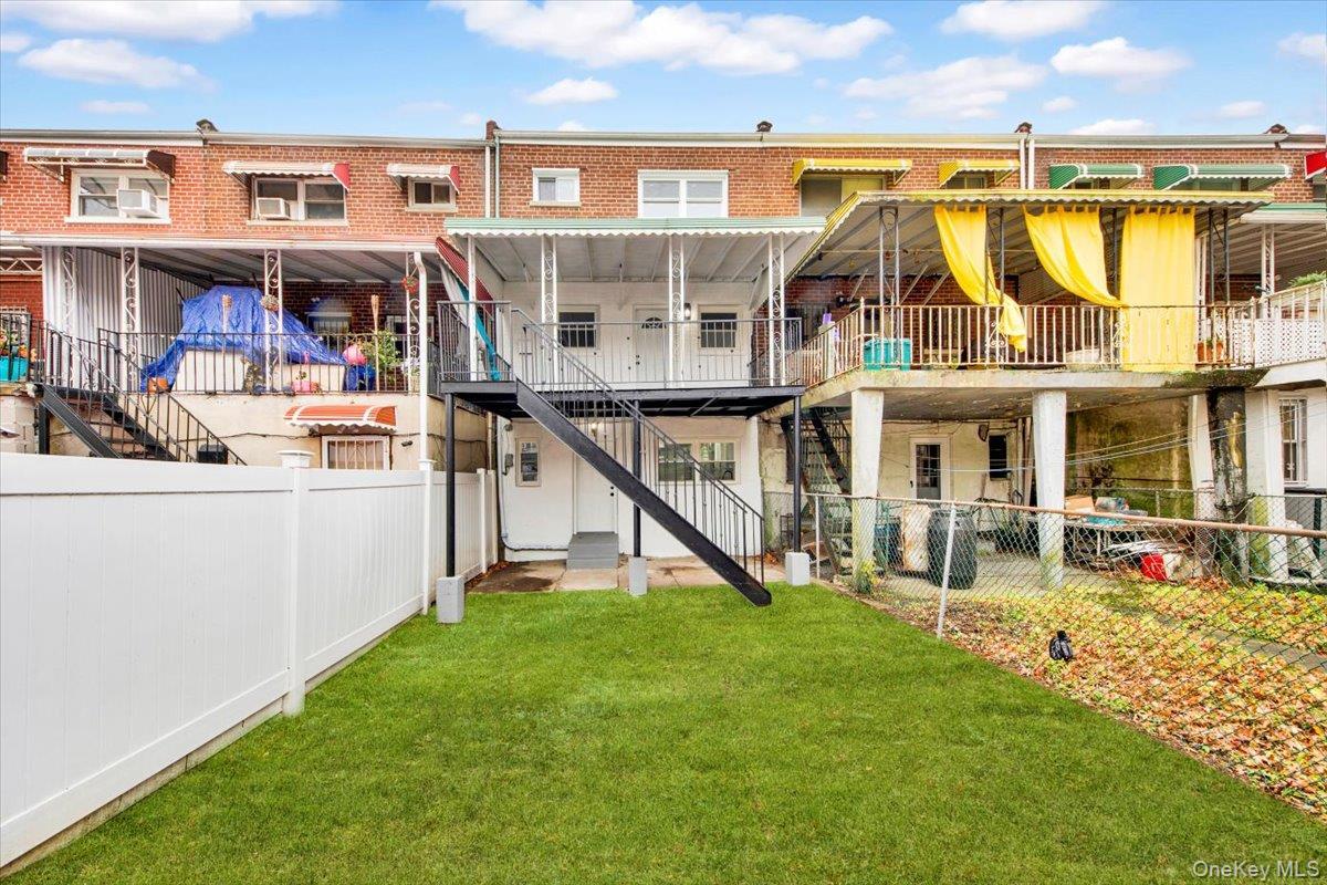 Single Family Stickney  Bronx, NY 10469, MLS-937822-36