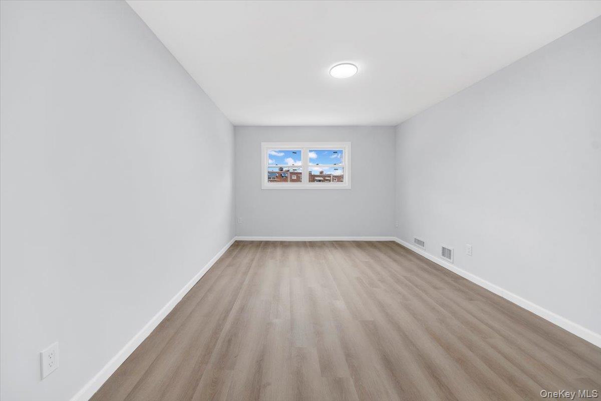 Single Family Stickney  Bronx, NY 10469, MLS-937822-4