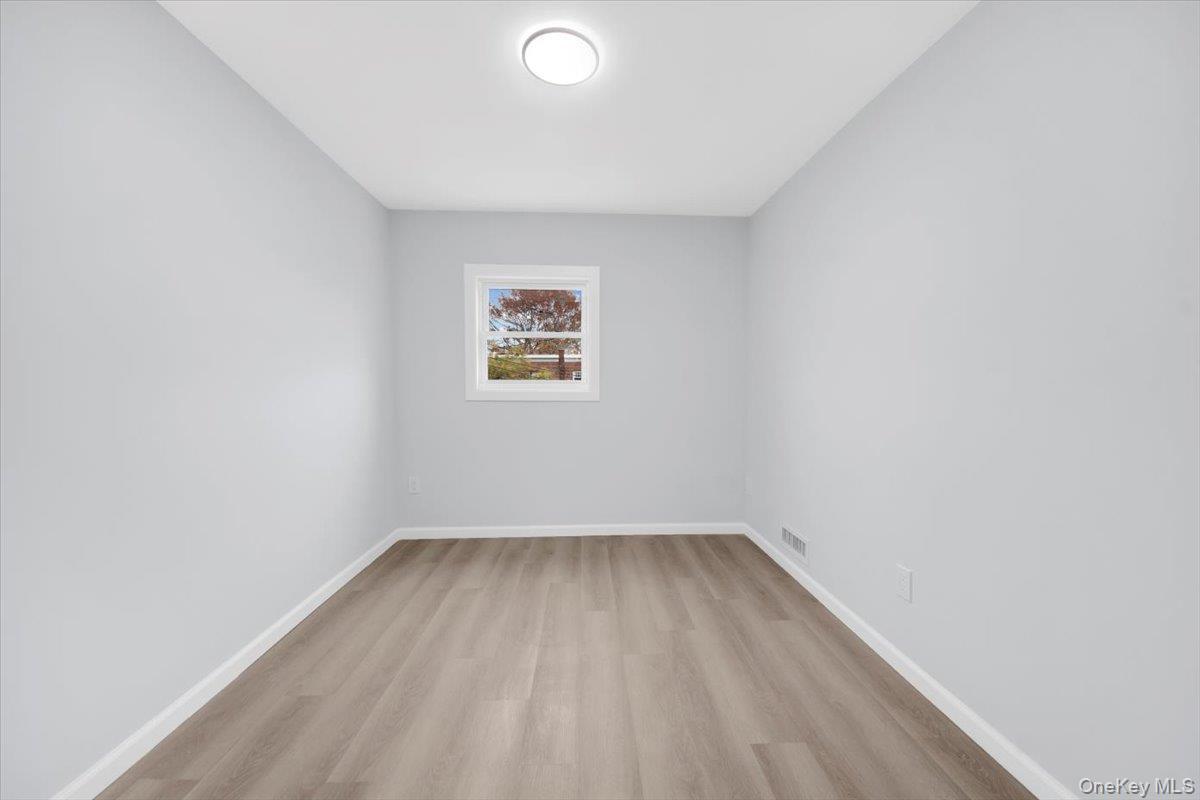 Single Family Stickney  Bronx, NY 10469, MLS-937822-8