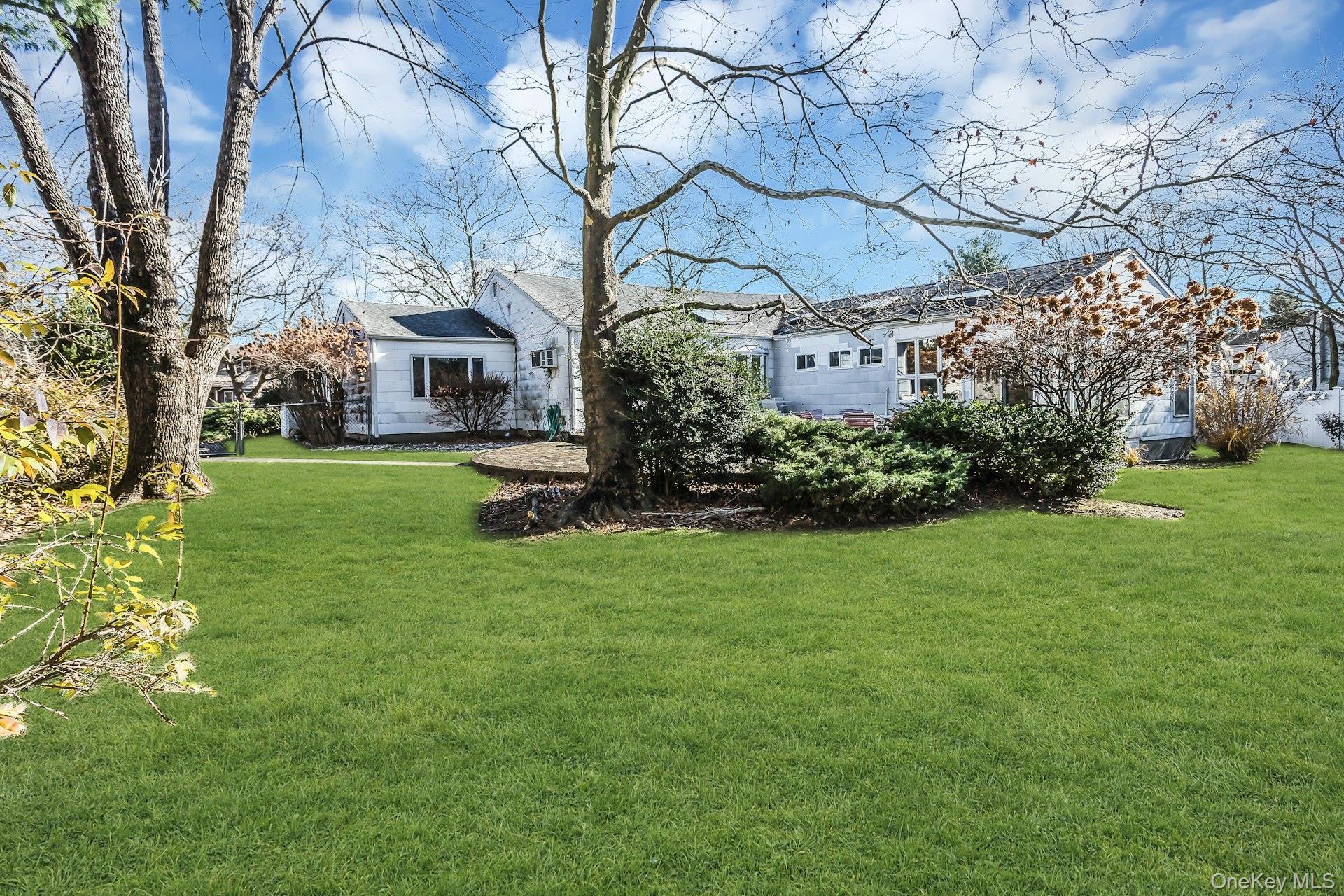 Single Family Verleye  Suffolk County, NY 11731, MLS-937830-27