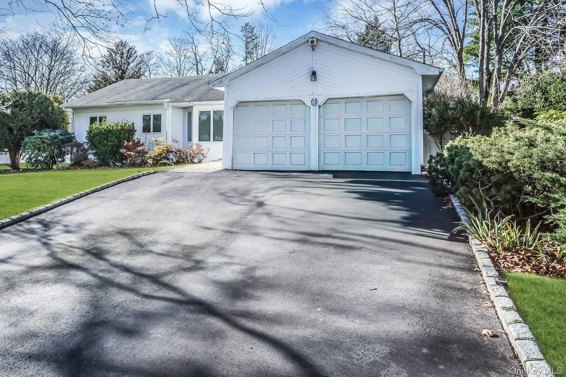 Single Family Verleye  Suffolk County, NY 11731, MLS-937830-3