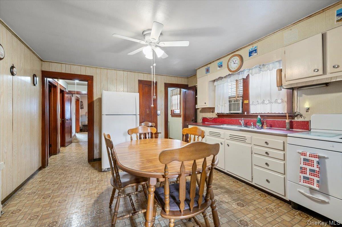 Single Family 9th Suffolk County, NY 11746, MLS-937840-13