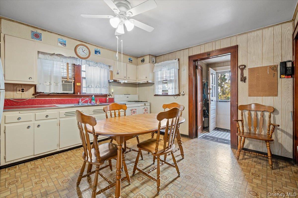 Single Family 9th Suffolk County, NY 11746, MLS-937840-14