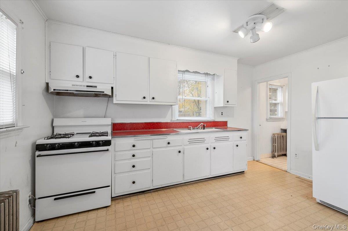 Single Family 9th Suffolk County, NY 11746, MLS-937840-23