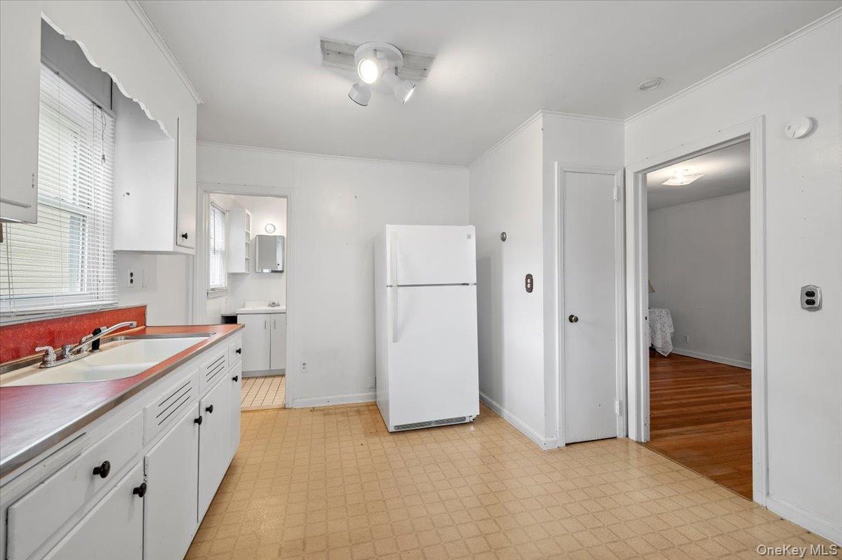 Single Family 9th Suffolk County, NY 11746, MLS-937840-24