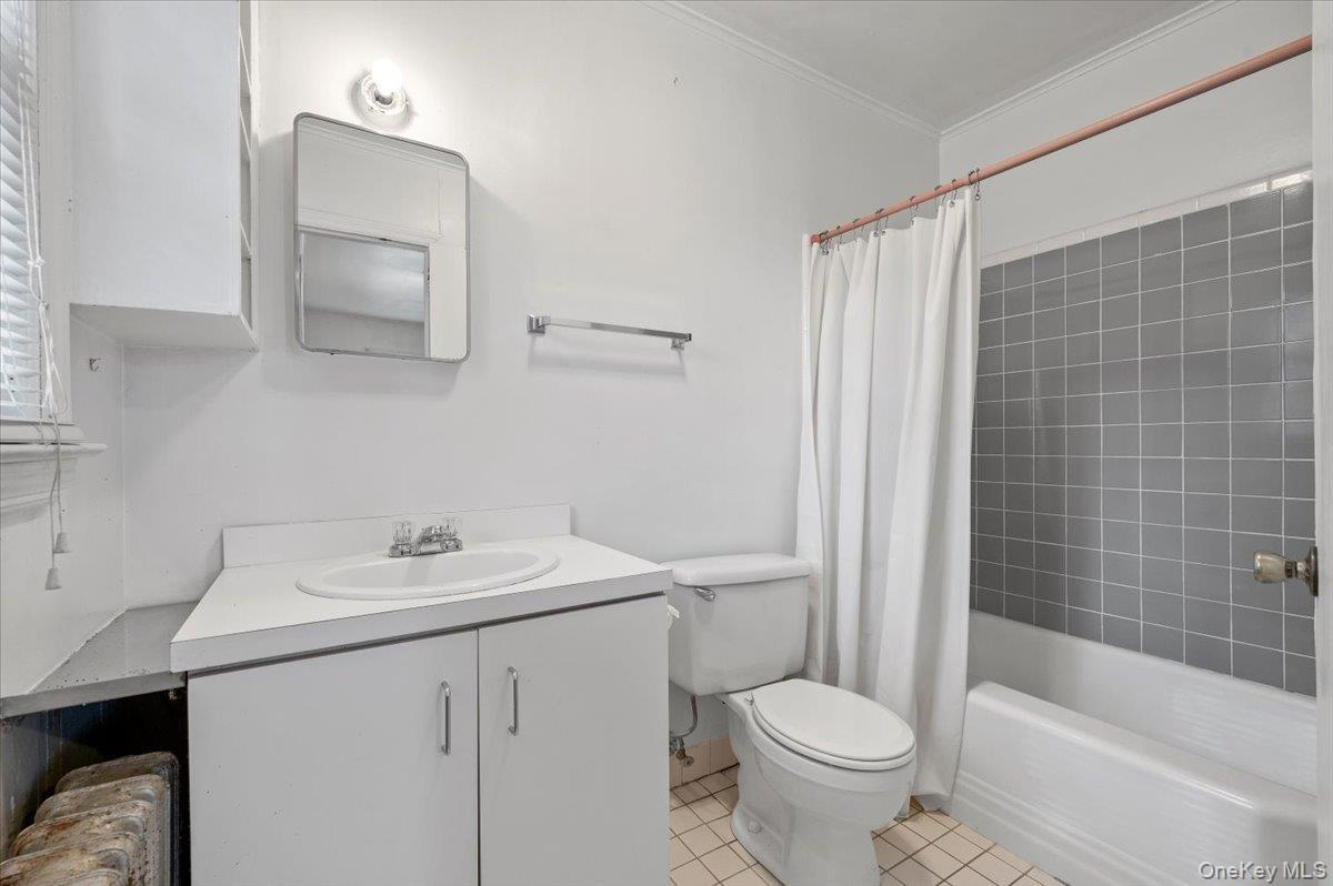 Single Family 9th Suffolk County, NY 11746, MLS-937840-25