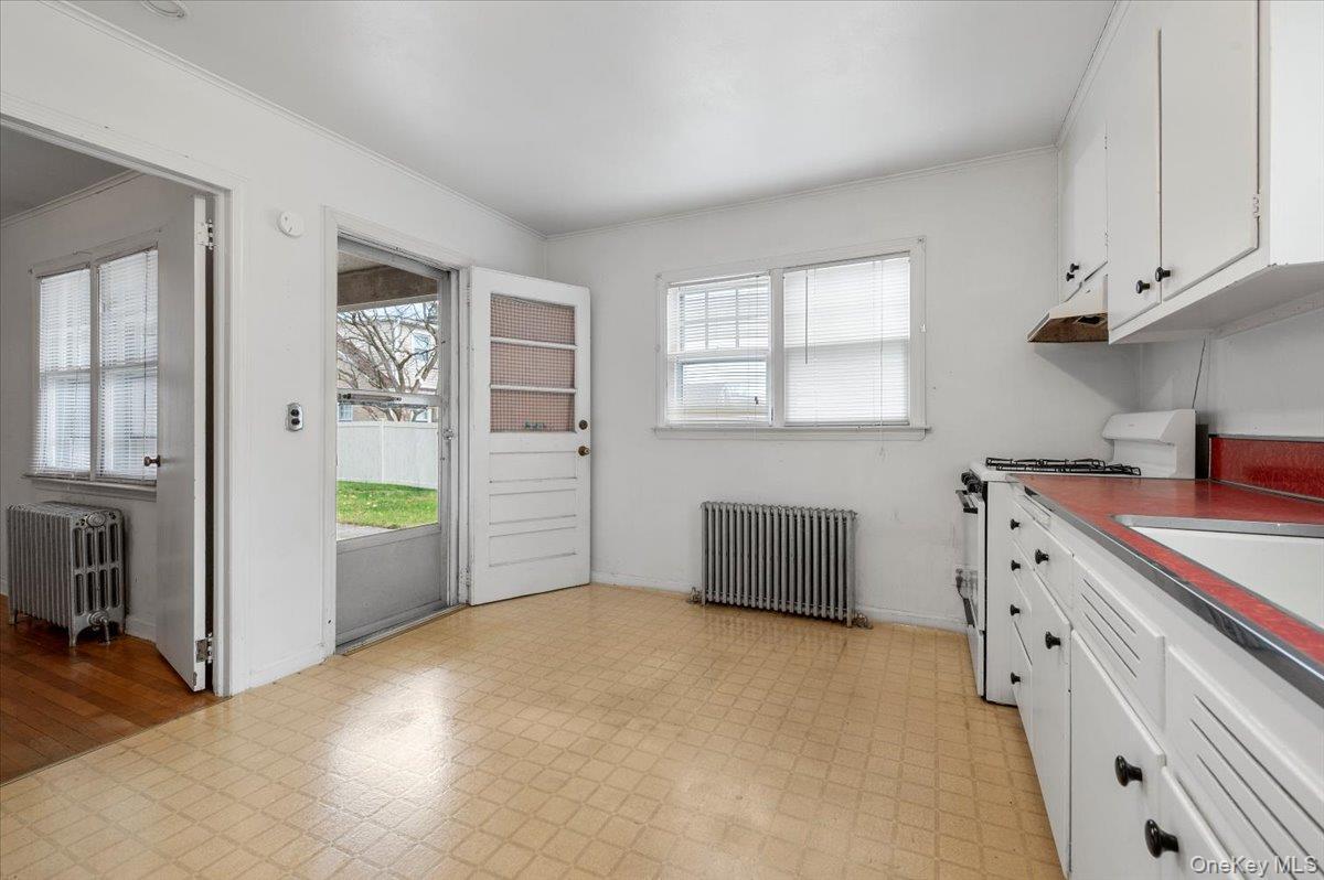 Single Family 9th Suffolk County, NY 11746, MLS-937840-26