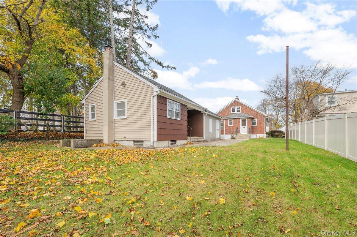 Single Family 9th Suffolk County, NY 11746, MLS-937840-28