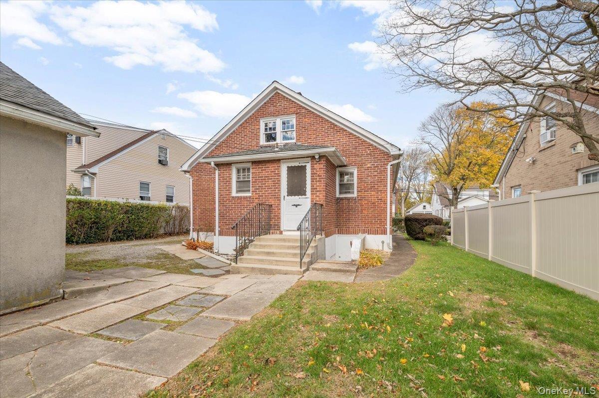 Single Family 9th Suffolk County, NY 11746, MLS-937840-29