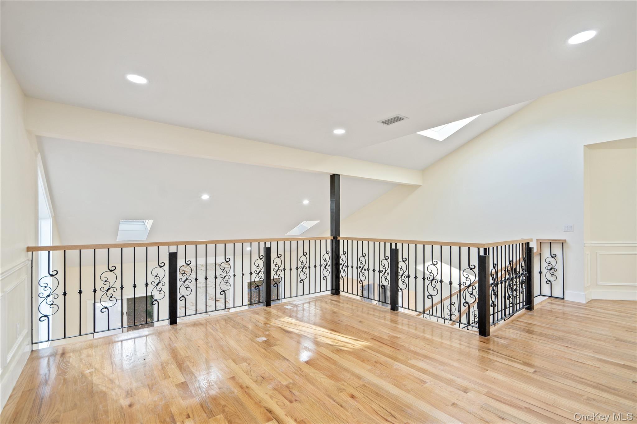 Condo Heiko  Suffolk County, NY 11768, MLS-937841-30