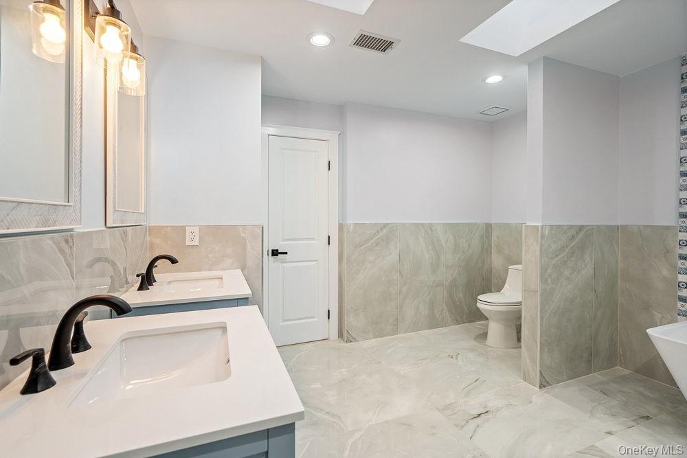 Condo Heiko  Suffolk County, NY 11768, MLS-937841-34