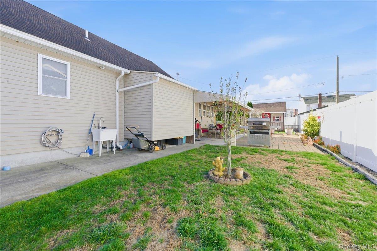 Single Family Newport Nassau County, NY 11558, MLS-937854-21