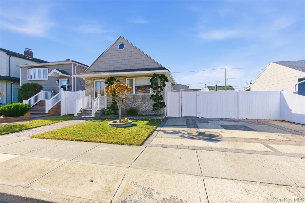 Single Family Newport Nassau County, NY 11558, MLS-937854-23