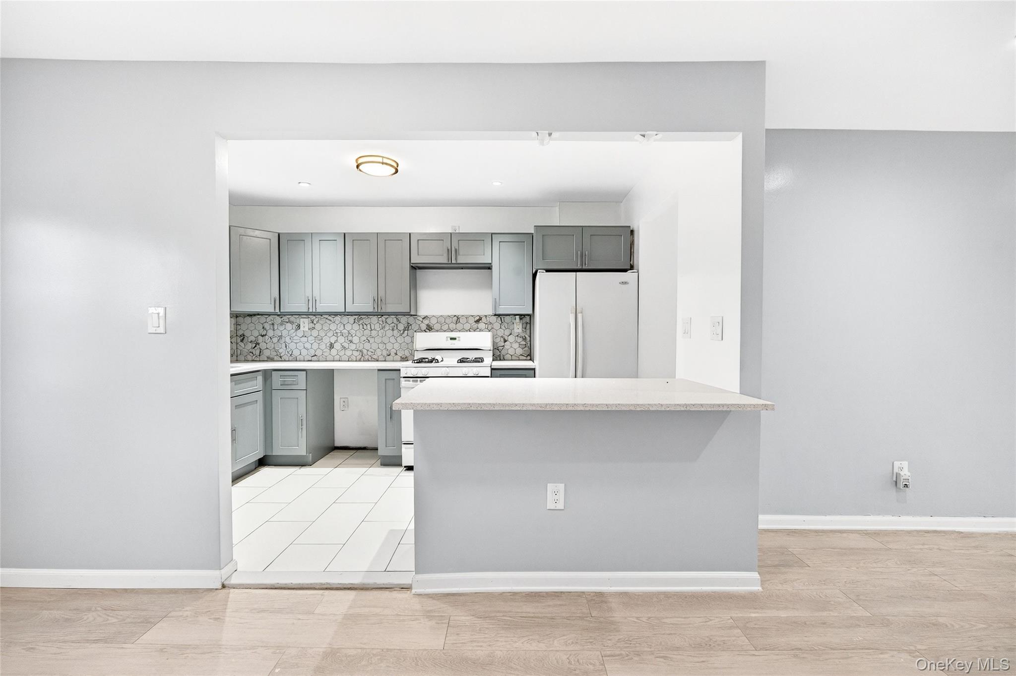 Single Family Hobart Bronx, NY 10461, MLS-937858-24