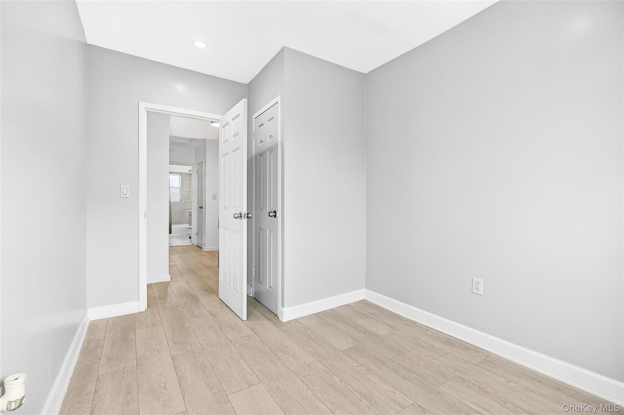 Single Family Hobart Bronx, NY 10461, MLS-937858-37