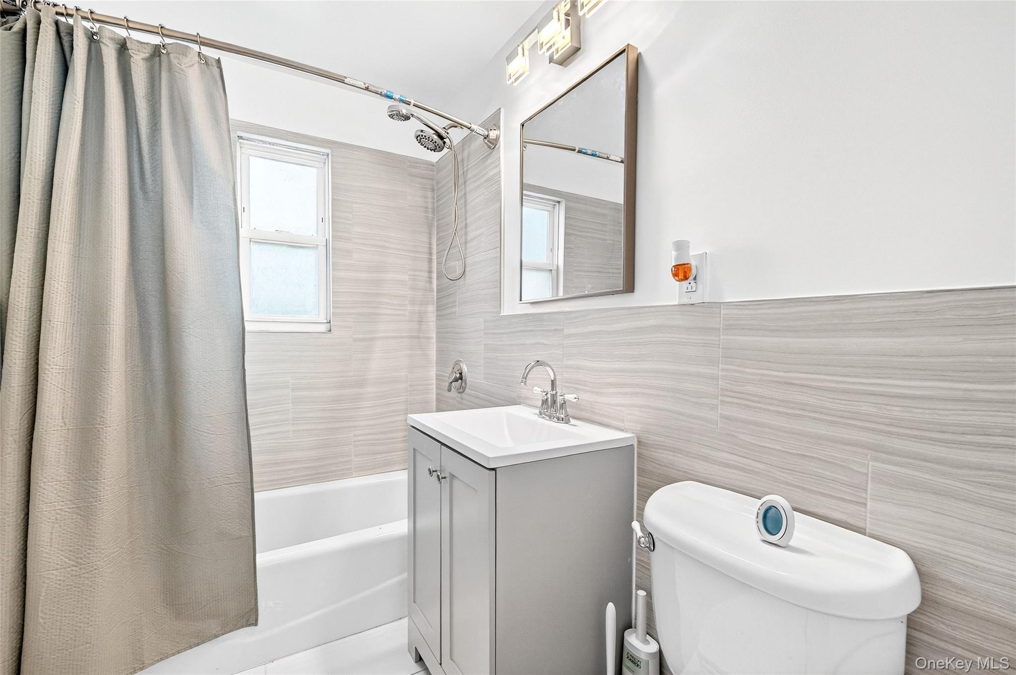 Single Family Hobart Bronx, NY 10461, MLS-937858-39