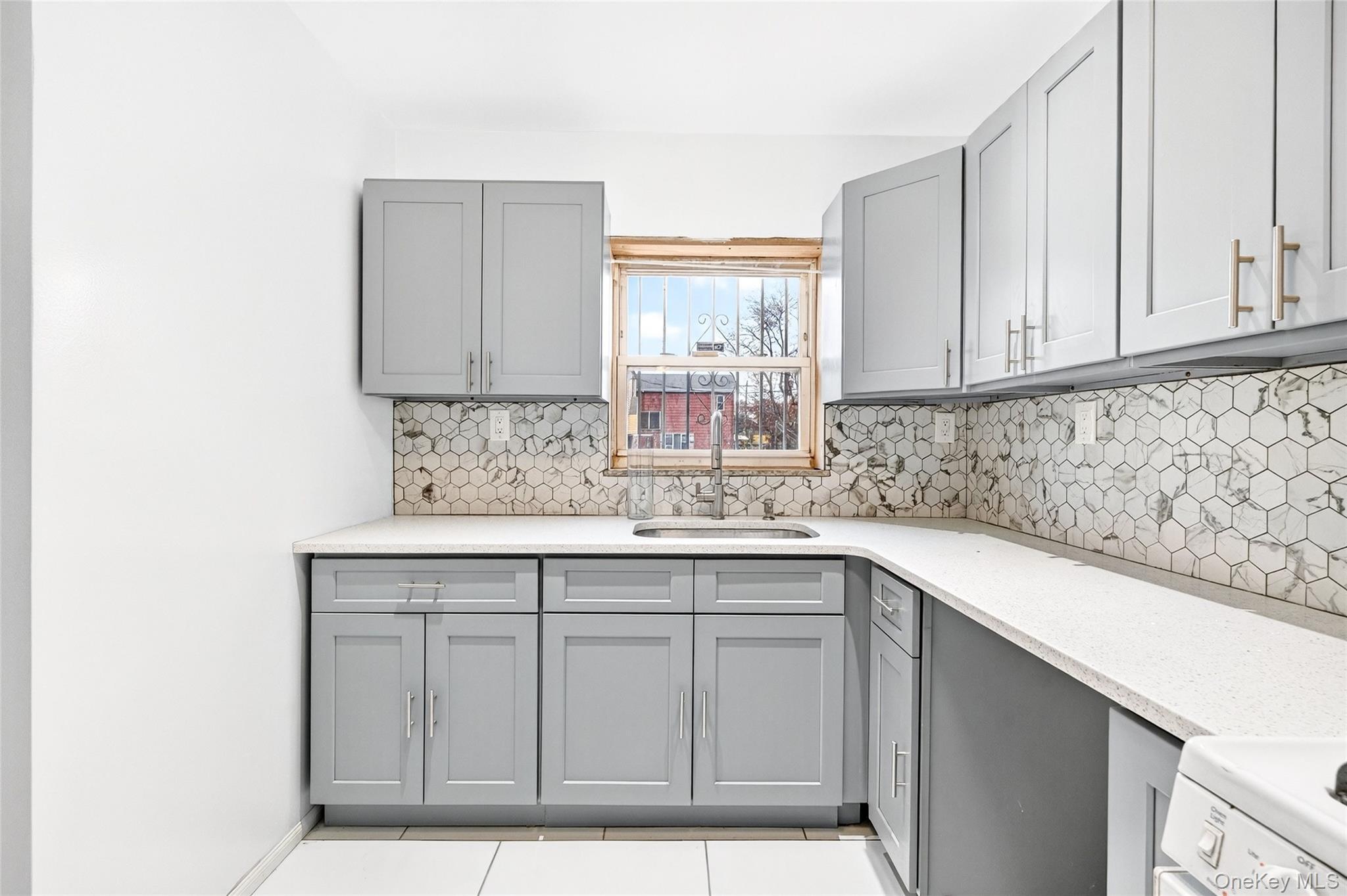 Single Family Hobart Bronx, NY 10461, MLS-937858-9