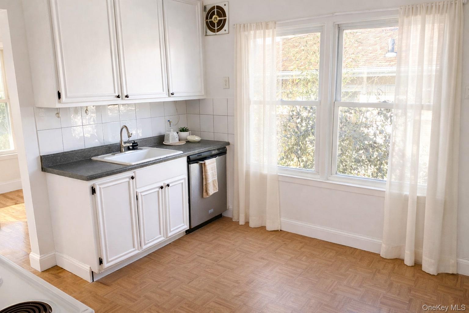 Single Family Waters Edge  Queens, NY 11360, MLS-937863-3