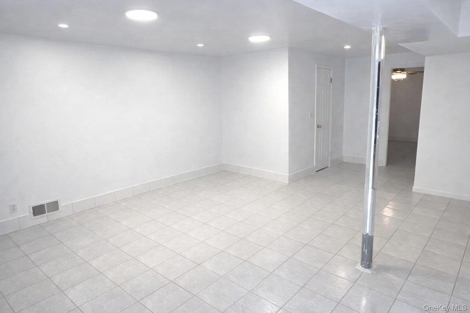 Single Family Waters Edge Drive Queens, NY 11360, MLS-937863-32