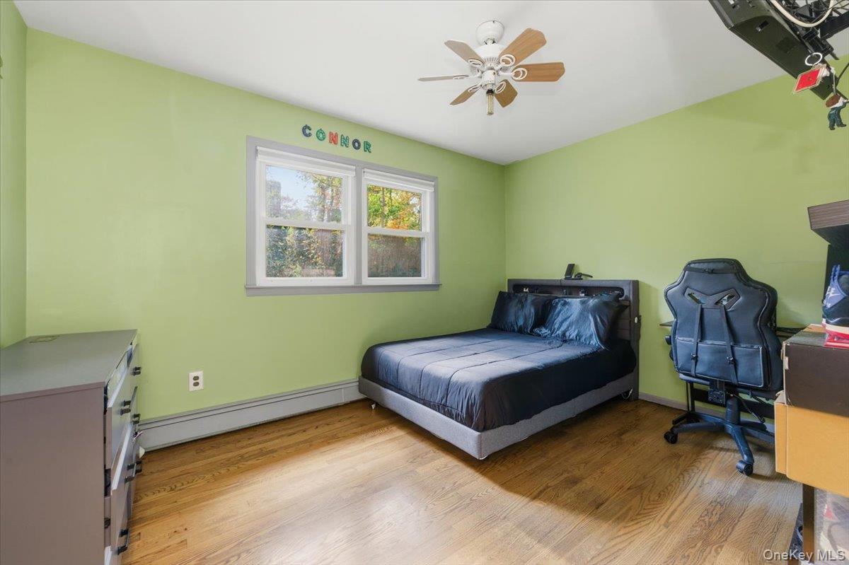 Single Family Lower Rocky Point  Suffolk County, NY 11789, MLS-937869-10