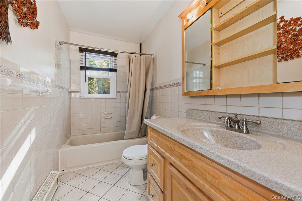 Single Family Lower Rocky Point  Suffolk County, NY 11789, MLS-937869-12