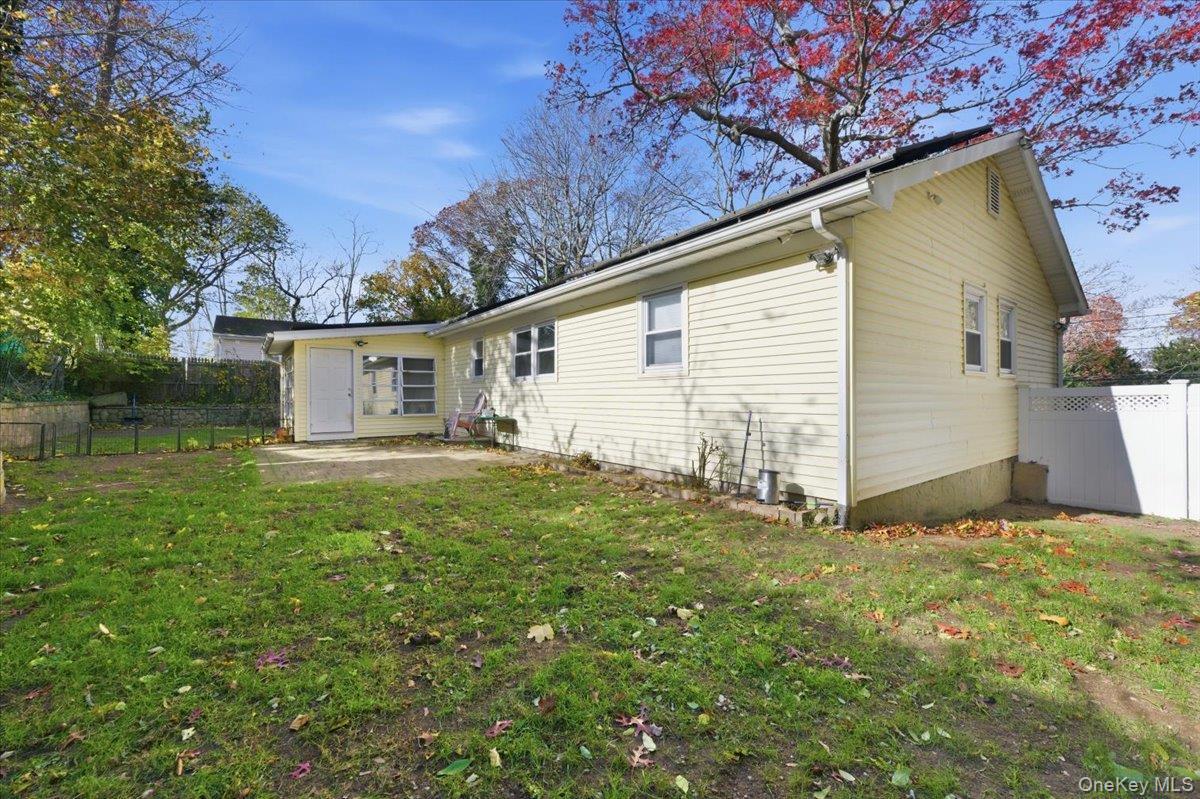 Single Family Lower Rocky Point  Suffolk County, NY 11789, MLS-937869-19