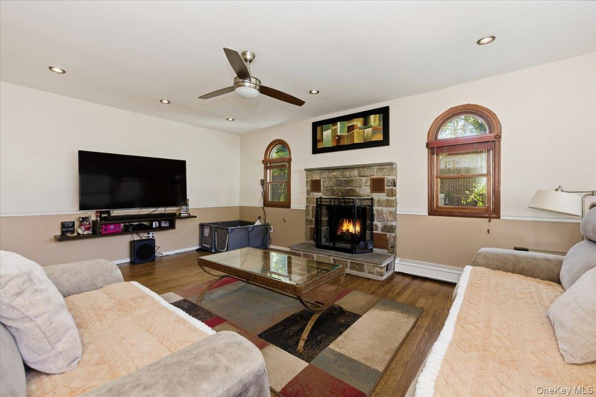 Single Family Lower Rocky Point  Suffolk County, NY 11789, MLS-937869-4