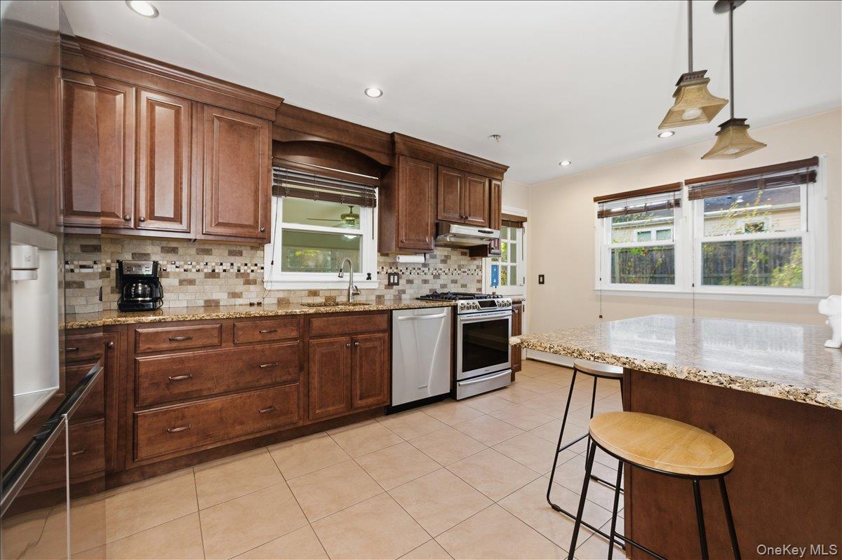 Single Family Lower Rocky Point  Suffolk County, NY 11789, MLS-937869-6