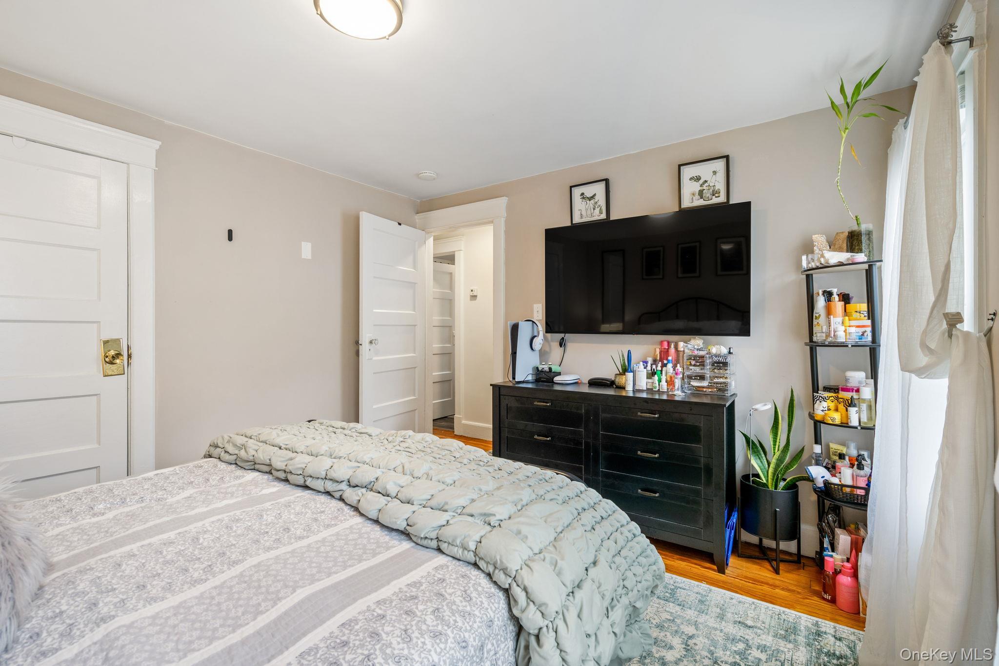 Single Family Chester Ulster County, NY 12401, MLS-937914-18