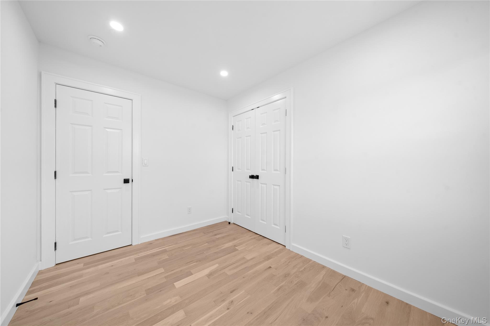 Single Family Lincoln  Suffolk County, NY 11729, MLS-937915-17