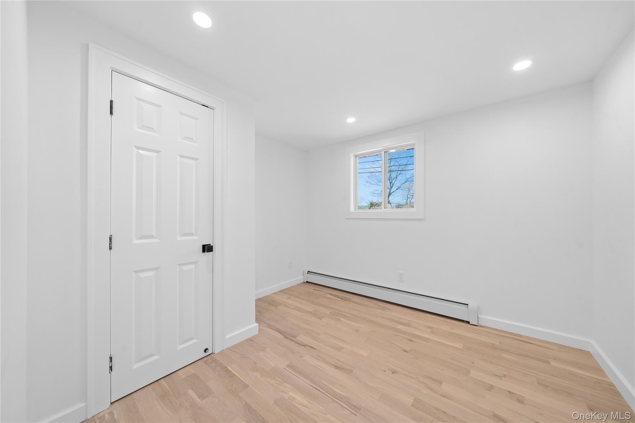 Single Family Lincoln  Suffolk County, NY 11729, MLS-937915-29