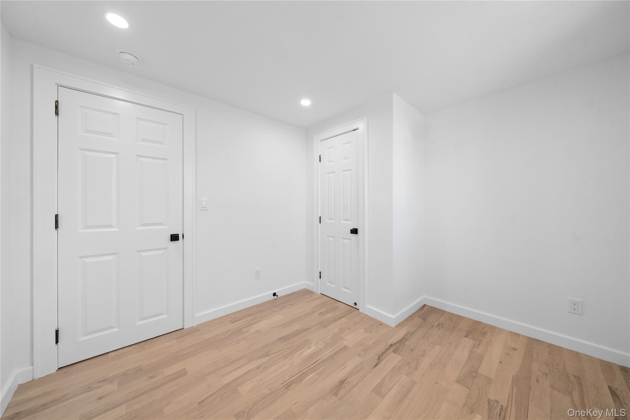 Single Family Lincoln  Suffolk County, NY 11729, MLS-937915-30