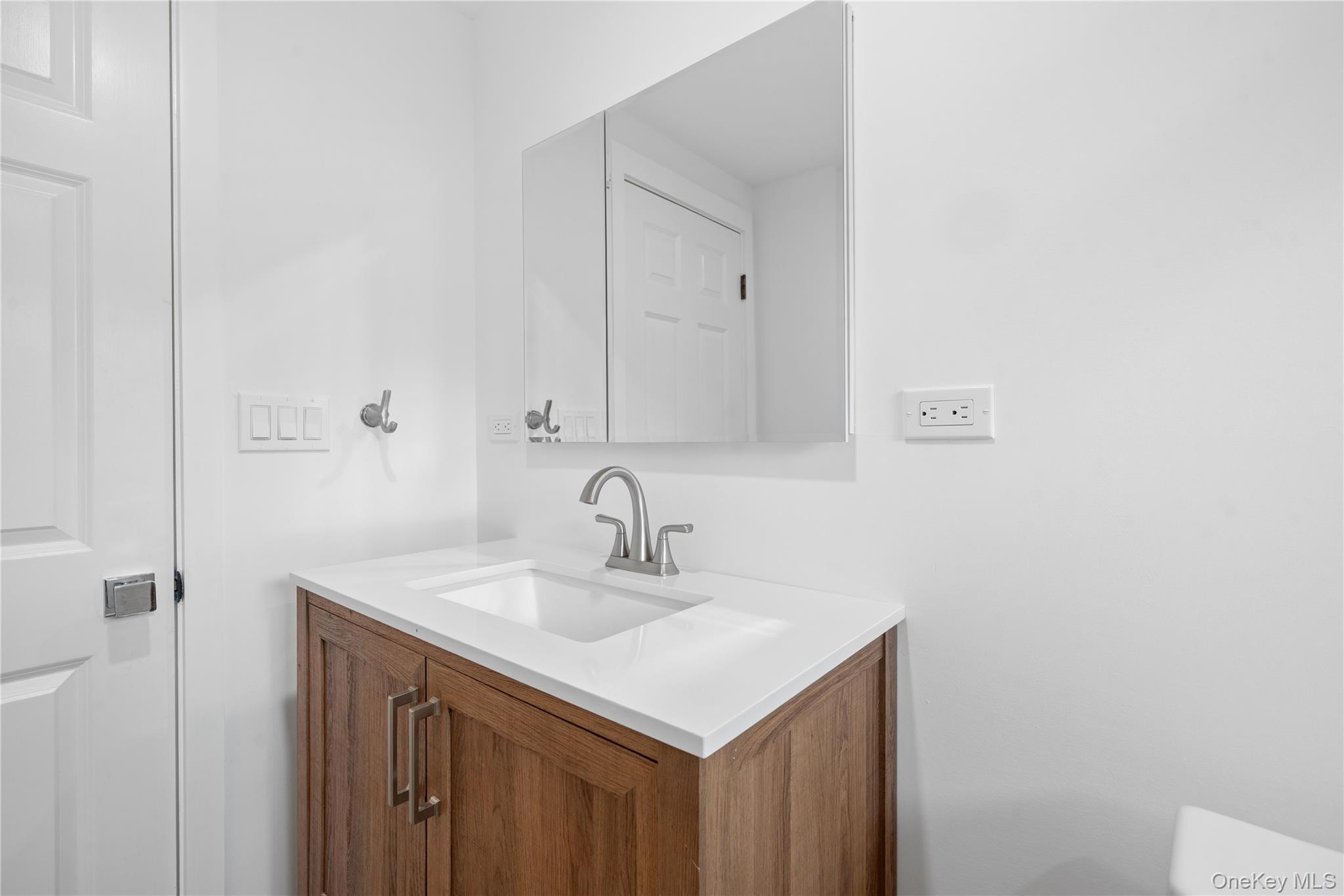 Single Family Lincoln  Suffolk County, NY 11729, MLS-937915-32