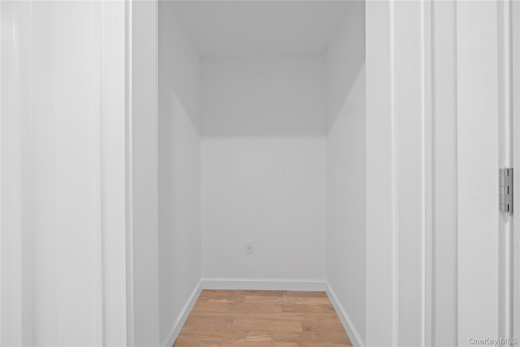 Single Family Lincoln  Suffolk County, NY 11729, MLS-937915-34