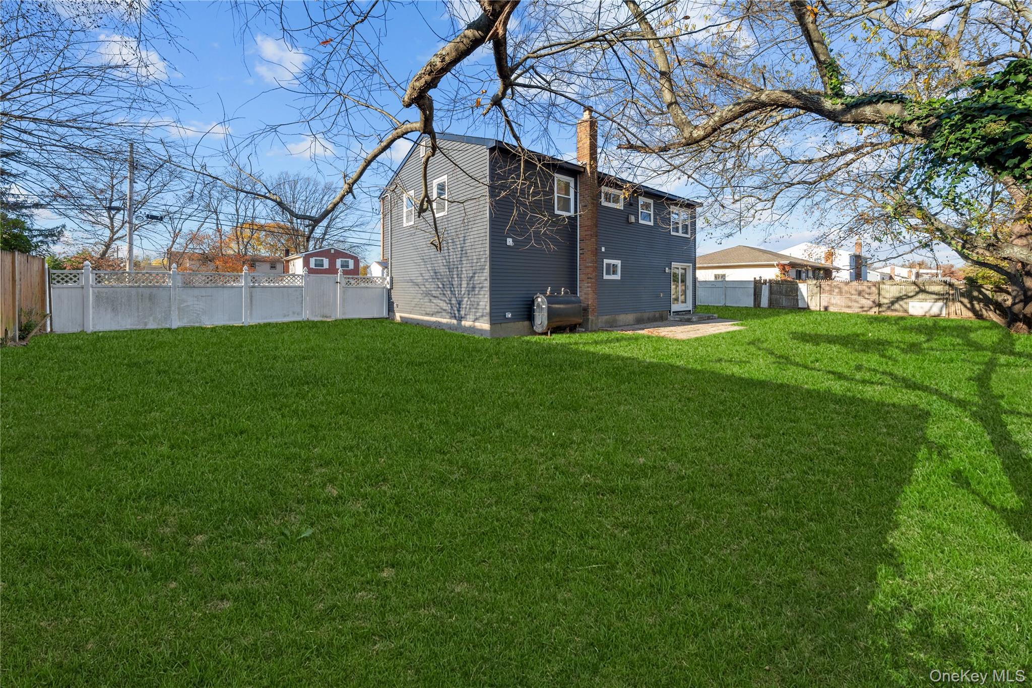 Single Family Lincoln  Suffolk County, NY 11729, MLS-937915-38