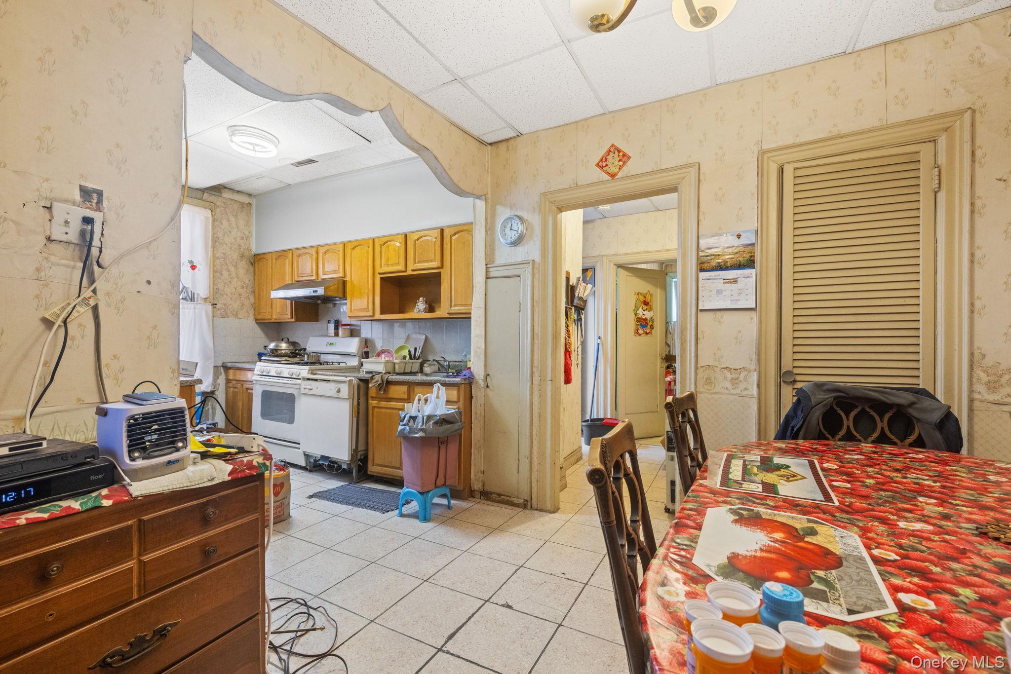 Single Family Dahill  Brooklyn, NY 11218, MLS-937940-26