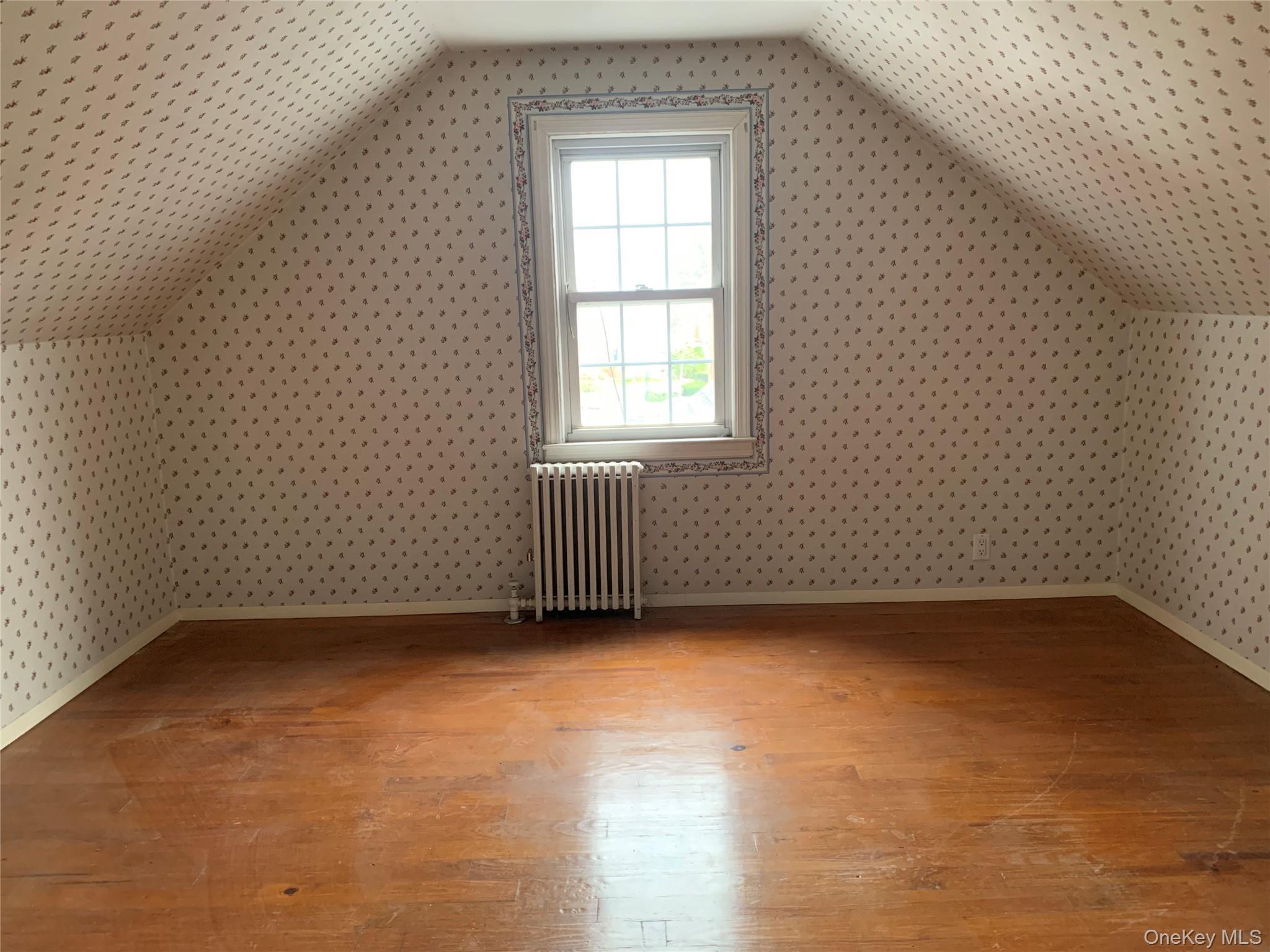 Single Family Tulip Nassau County, NY 11001, MLS-938012-10