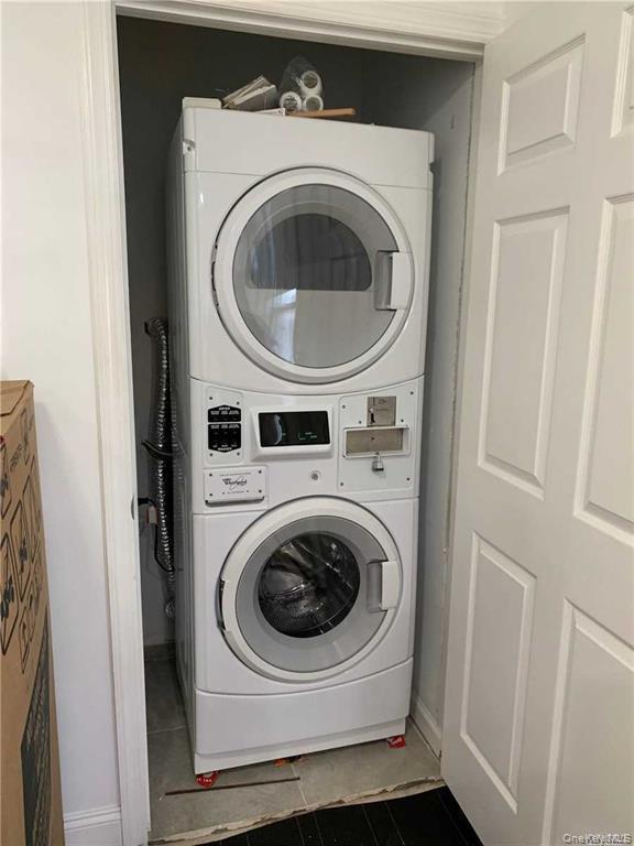 Single Family Hawtree Creek Queens, NY 11420, MLS-938018-10