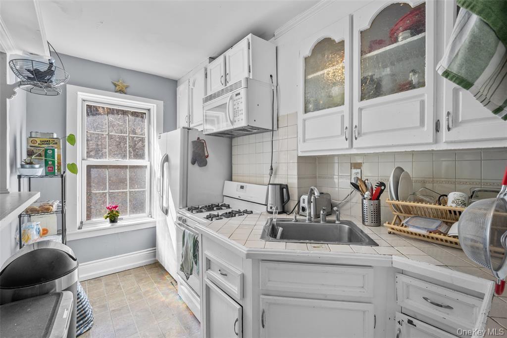 Single Family Hone Ulster County, NY 12401, MLS-938038-22