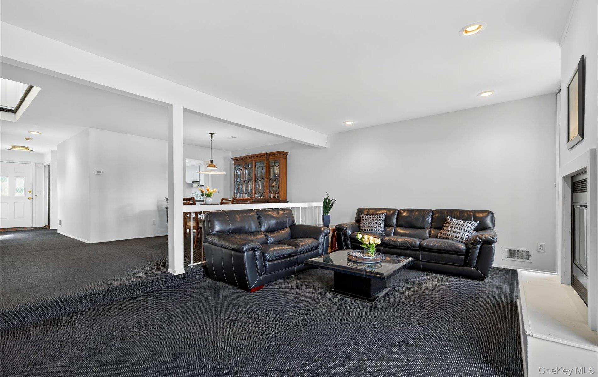 Condo Glen  Nassau County, NY 11791, MLS-938050-12