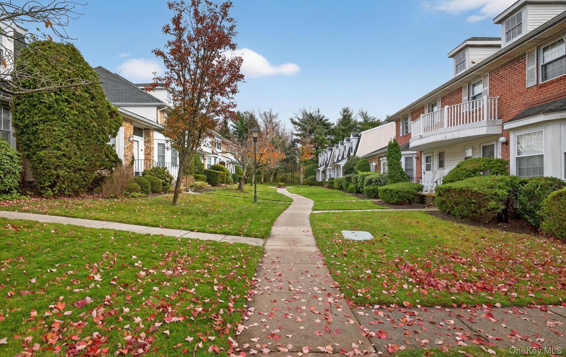 Condo Glen  Nassau County, NY 11791, MLS-938050-2