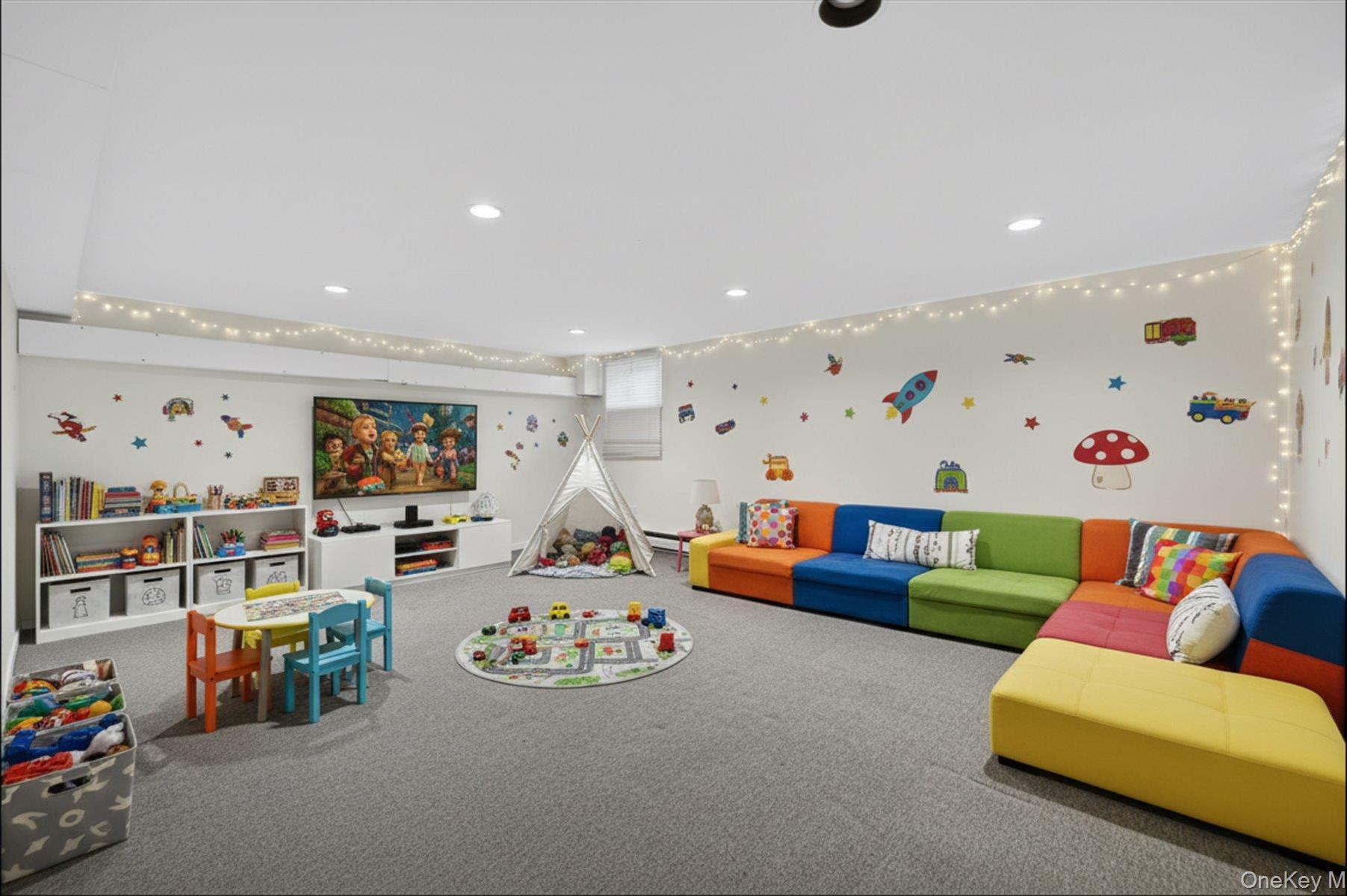 Condo Glen  Nassau County, NY 11791, MLS-938050-21