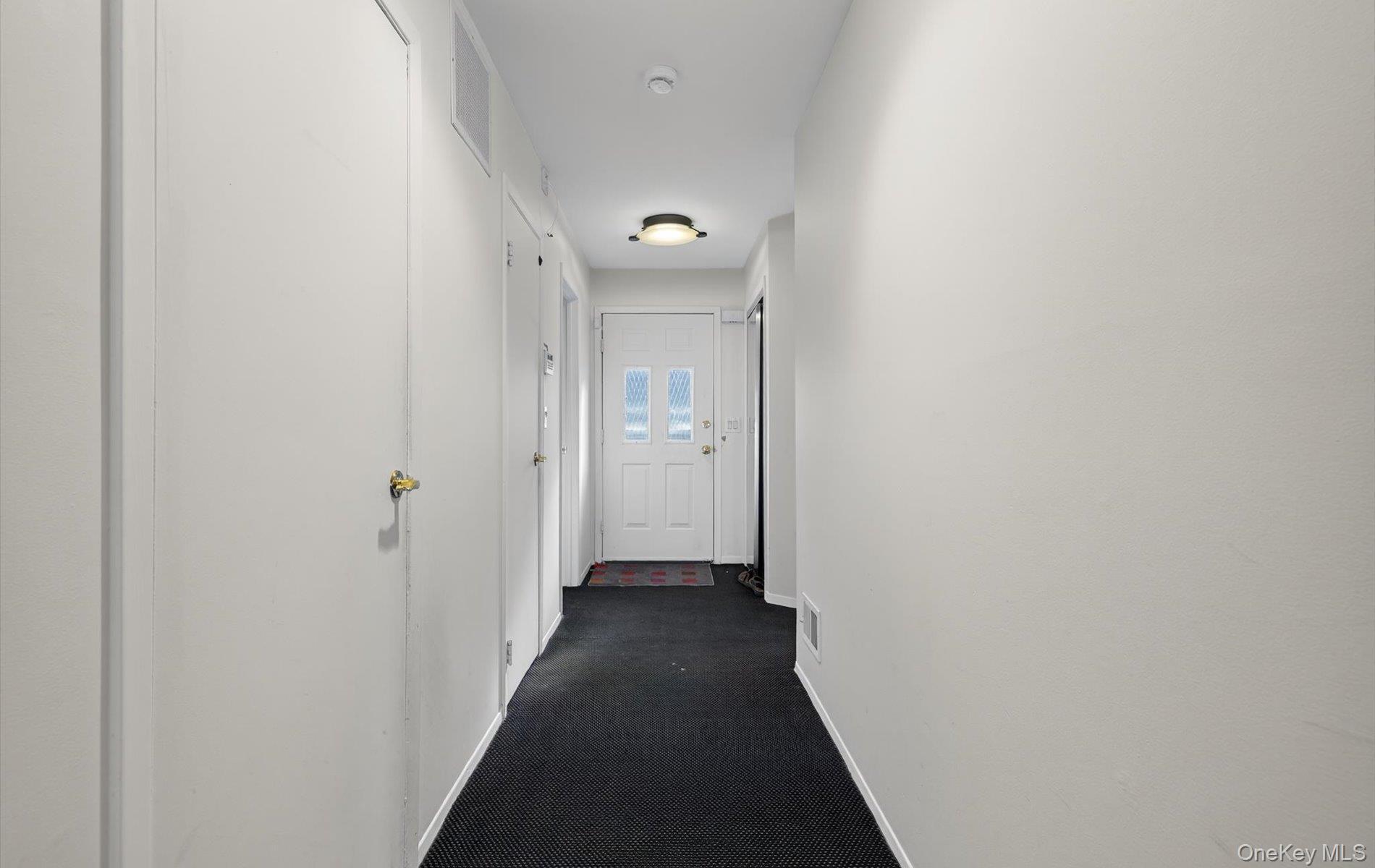 Condo Glen  Nassau County, NY 11791, MLS-938050-28