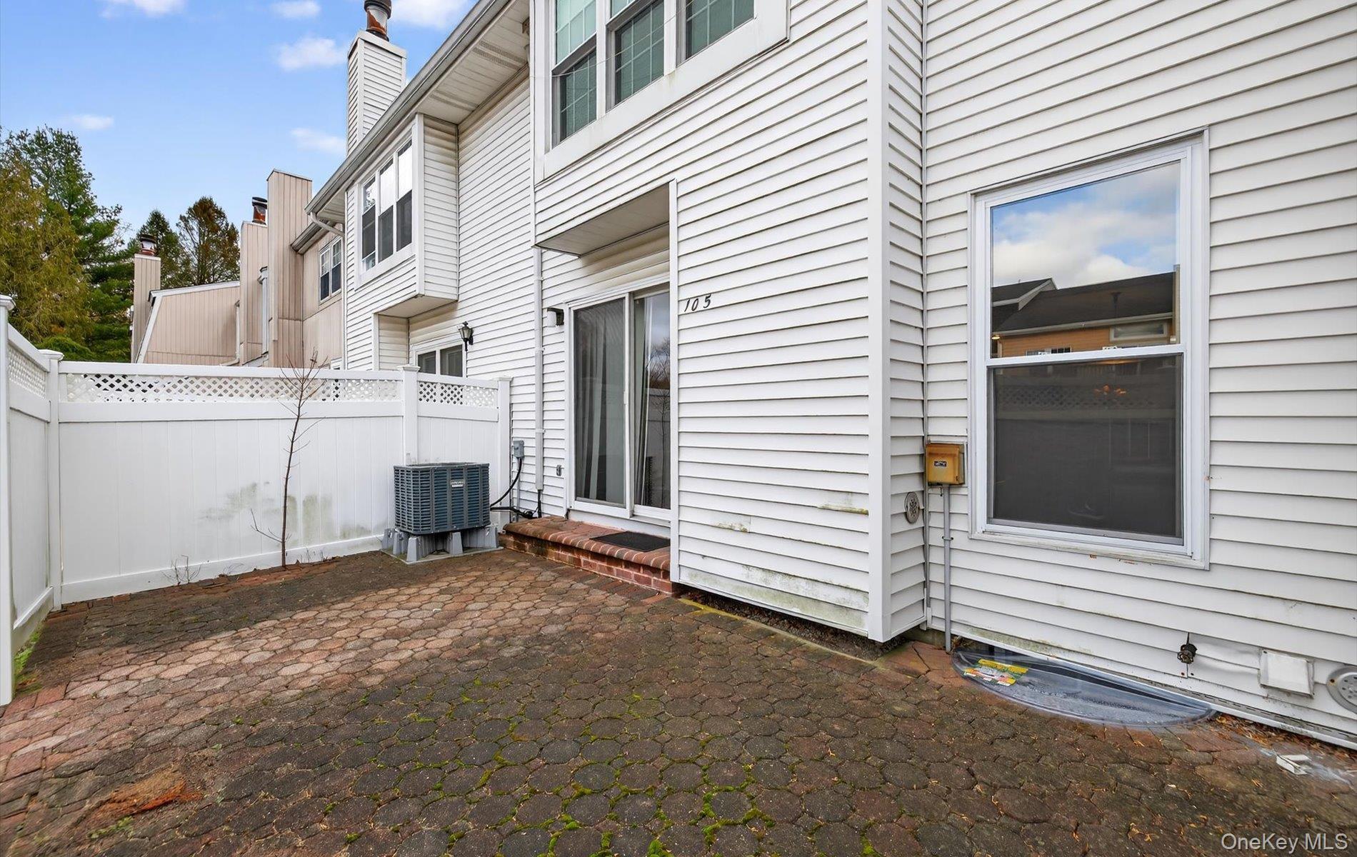 Condo Glen  Nassau County, NY 11791, MLS-938050-30